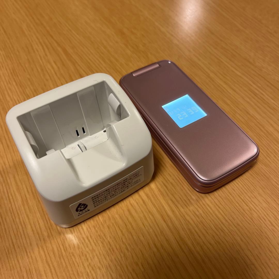 ドコモ　F-01M ガラケー　らくらくホン ピンク　純正卓上ホルダー付き　美品