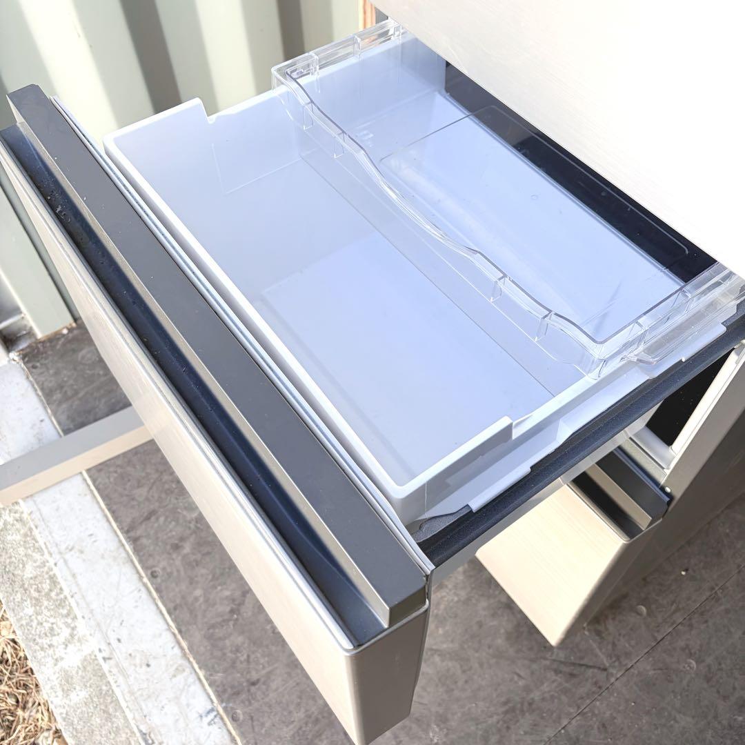 129運搬取付無料！シルバー純正SHARPスリム3ドア冷蔵庫！完動品・超美品！