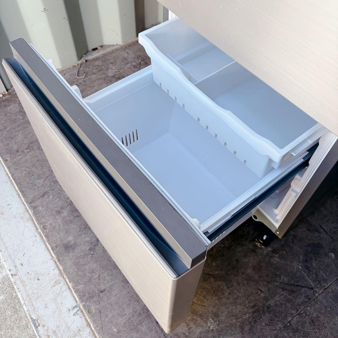 129運搬取付無料！シルバー純正SHARPスリム3ドア冷蔵庫！完動品・超美品！