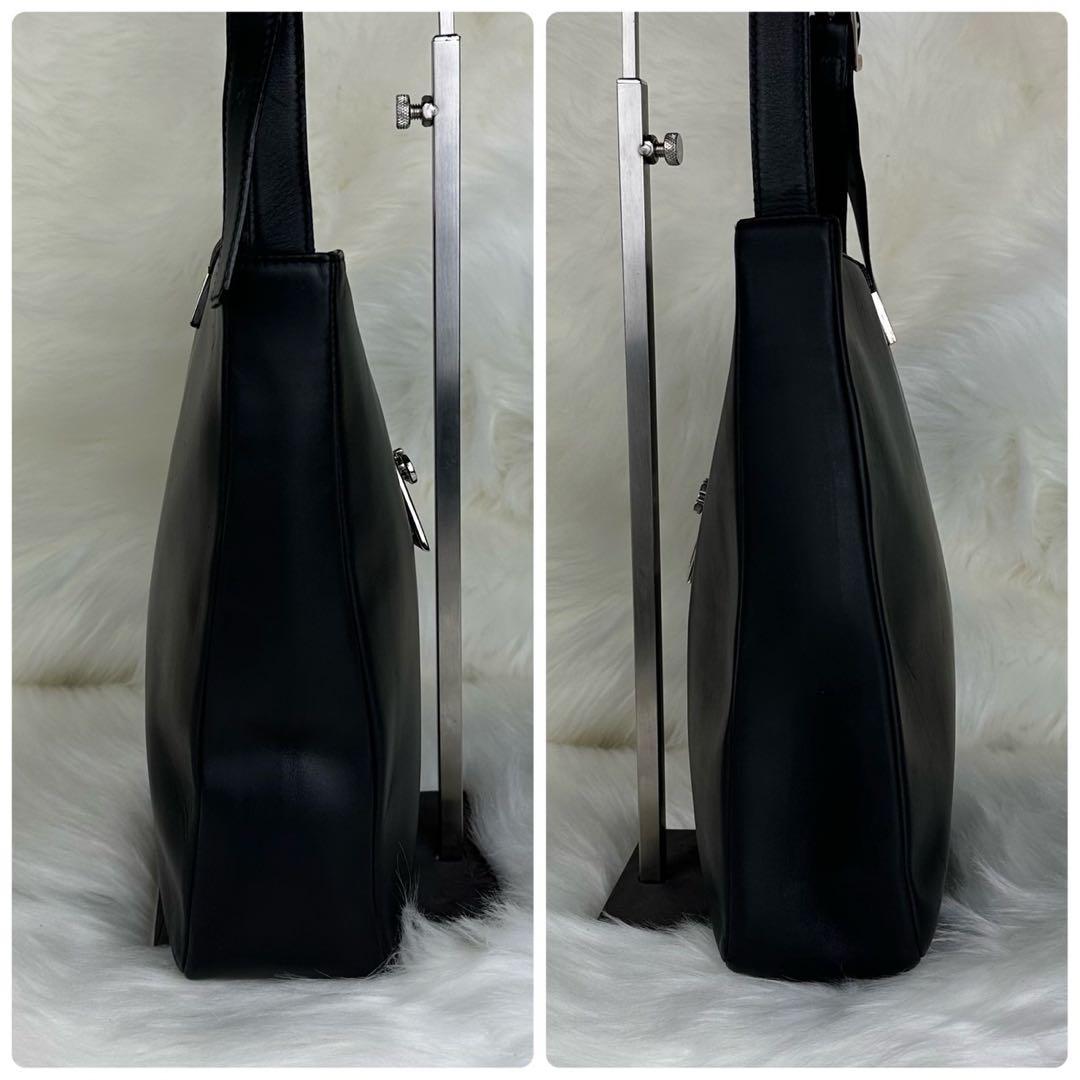 人気モデル✨ フェラガモ ショルダーバッグ ガンチーニ ロック金具 レザー