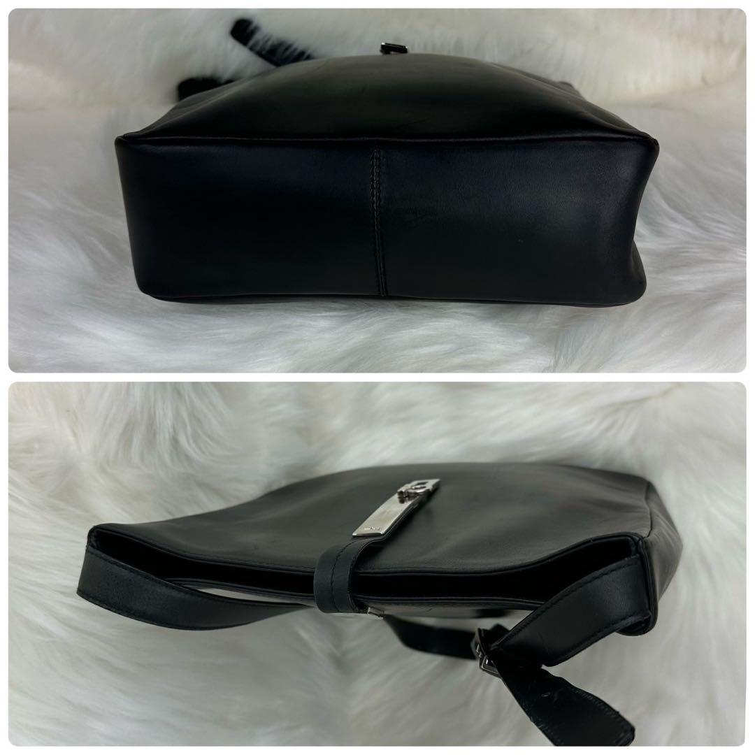 人気モデル✨ フェラガモ ショルダーバッグ ガンチーニ ロック金具 レザー