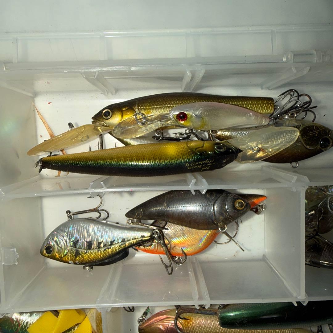 ハードルアー23個セット プラスチックケース入り