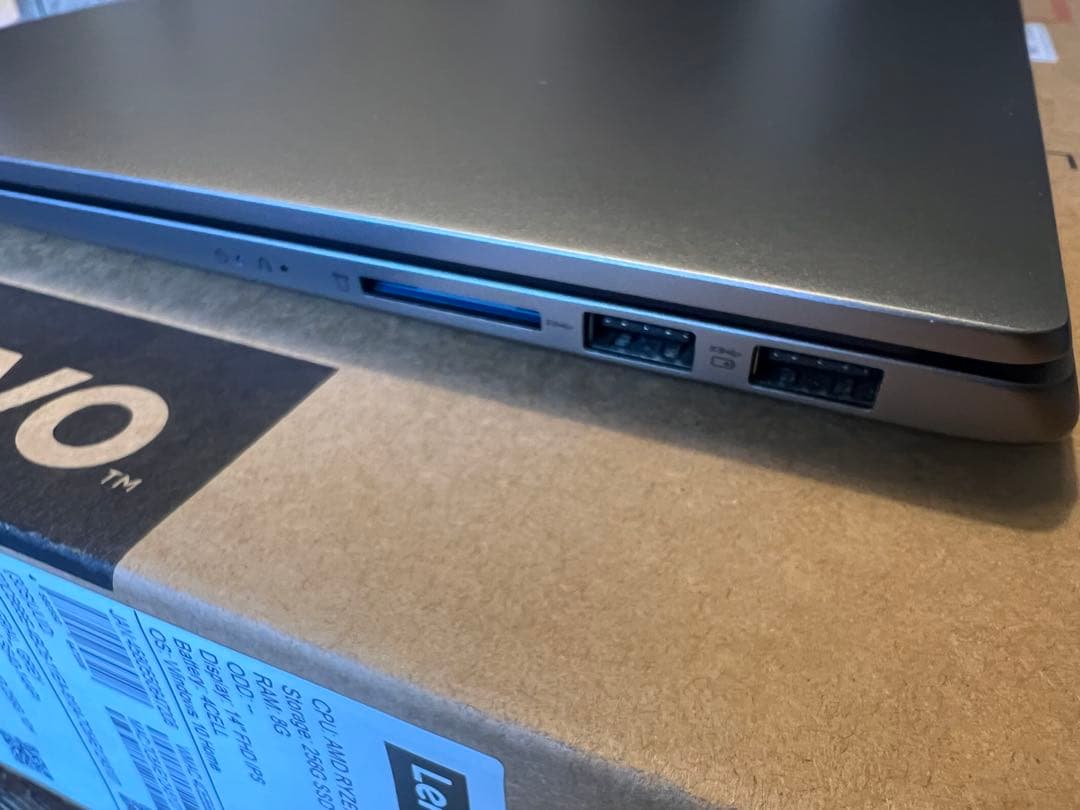 Lenovo IdeaPad 14 シルバー 本体 ACアダプター付き