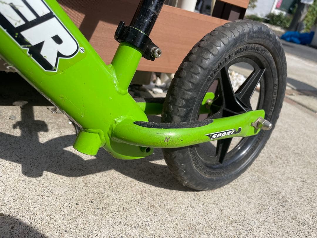 ストライダースポーツ♡グリーン♡12インチ♡日本正規品　部品付き！