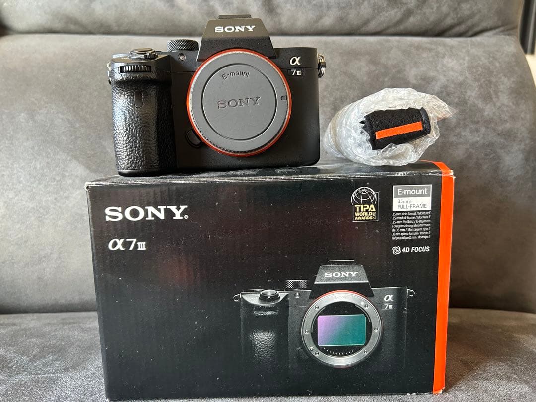 SONY α7 III ミラーレス一眼 本体+説明書+バッテリー+箱+ストラップ