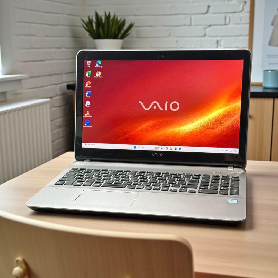 VAIOノートパソコンCore i7搭載 新品SSD 高速静音 Blu-ray