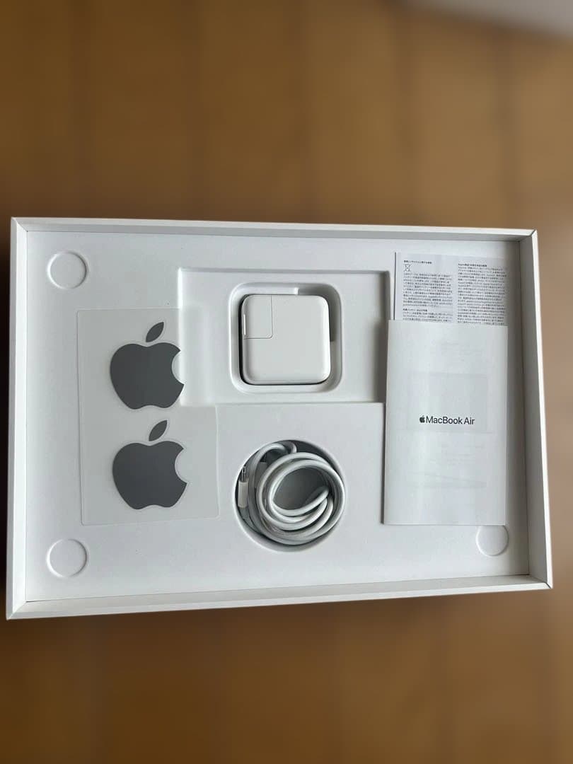 Apple MacBook シルバー　13インチ　2020年モデル