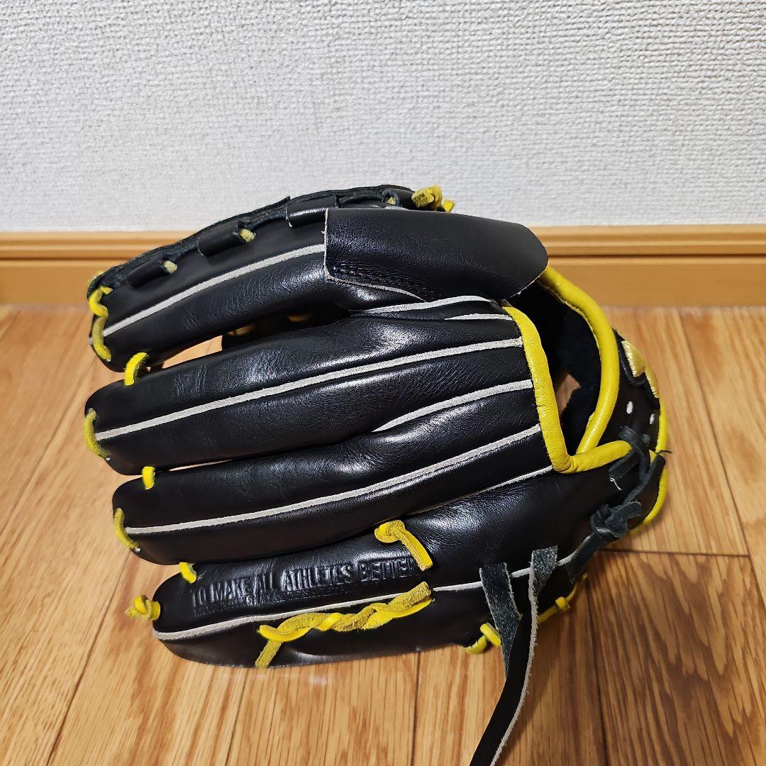 アンダーアーマー　硬式　投手用グローブ