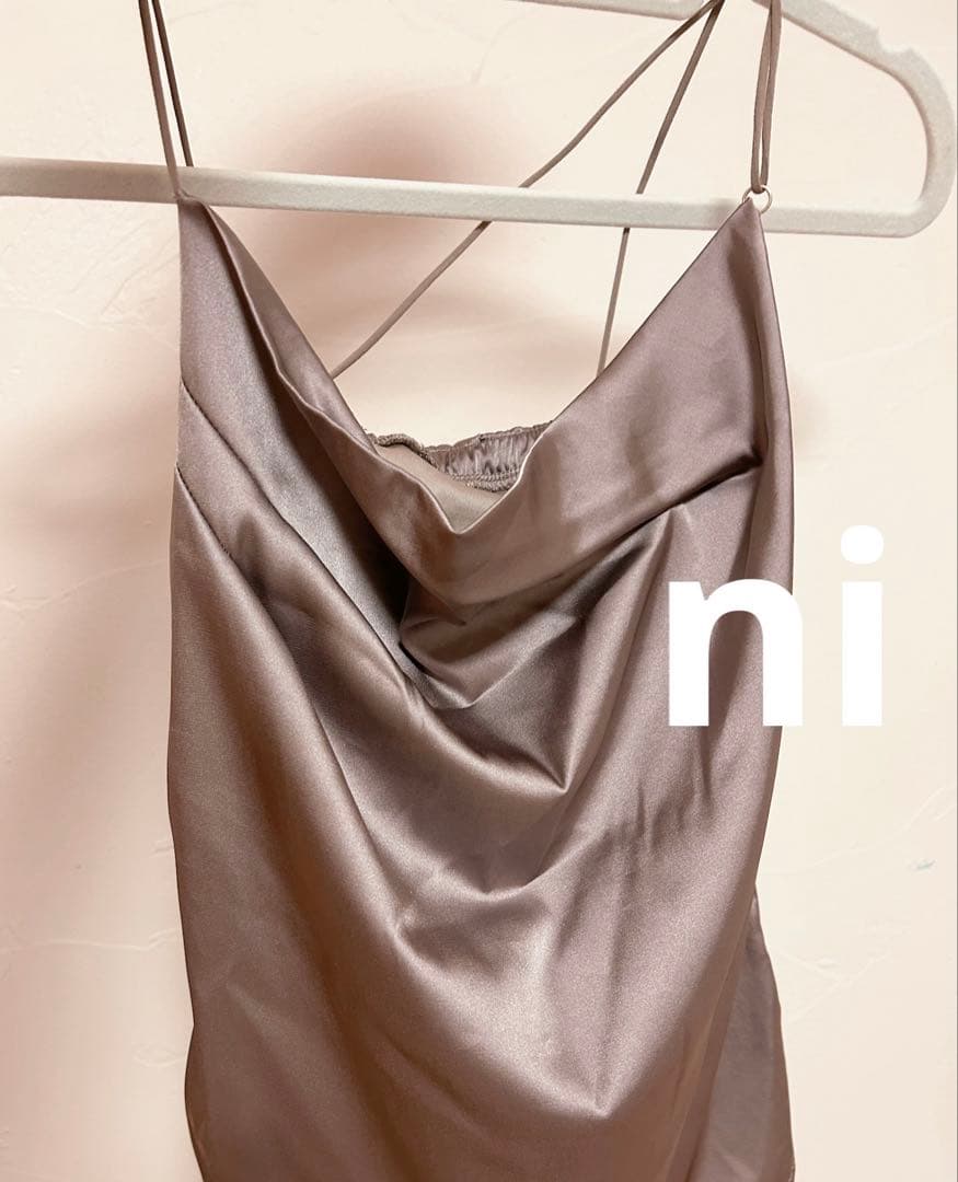 Aimeine カップインドレープサテンキャミソール