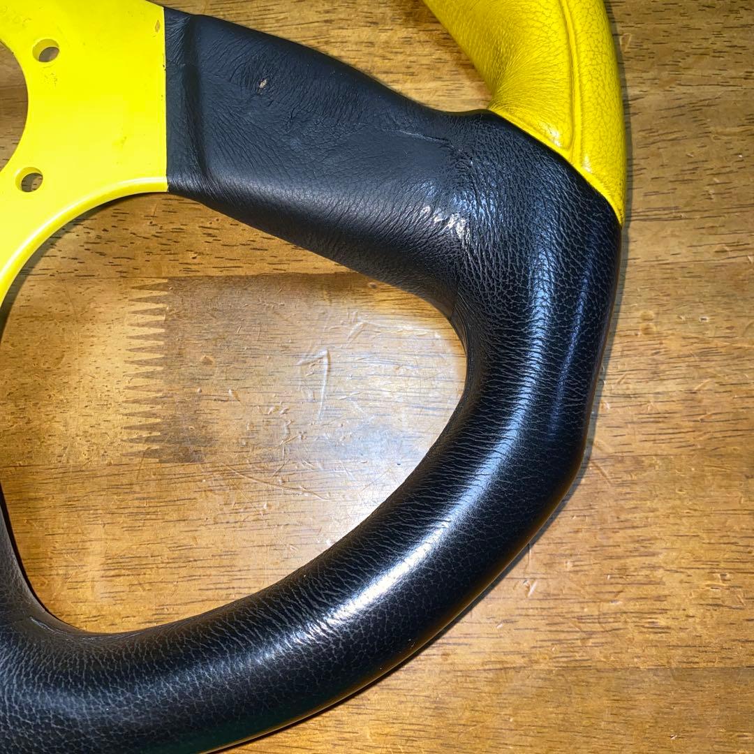 momo モモ　ステアリング コマンド　Command　黄色　イエロー