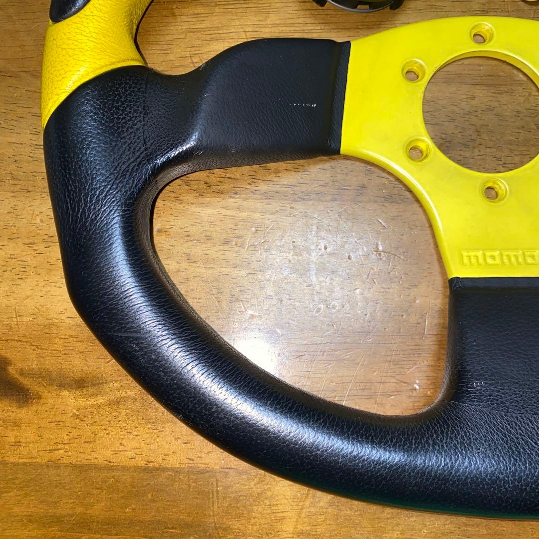 momo モモ　ステアリング コマンド　Command　黄色　イエロー