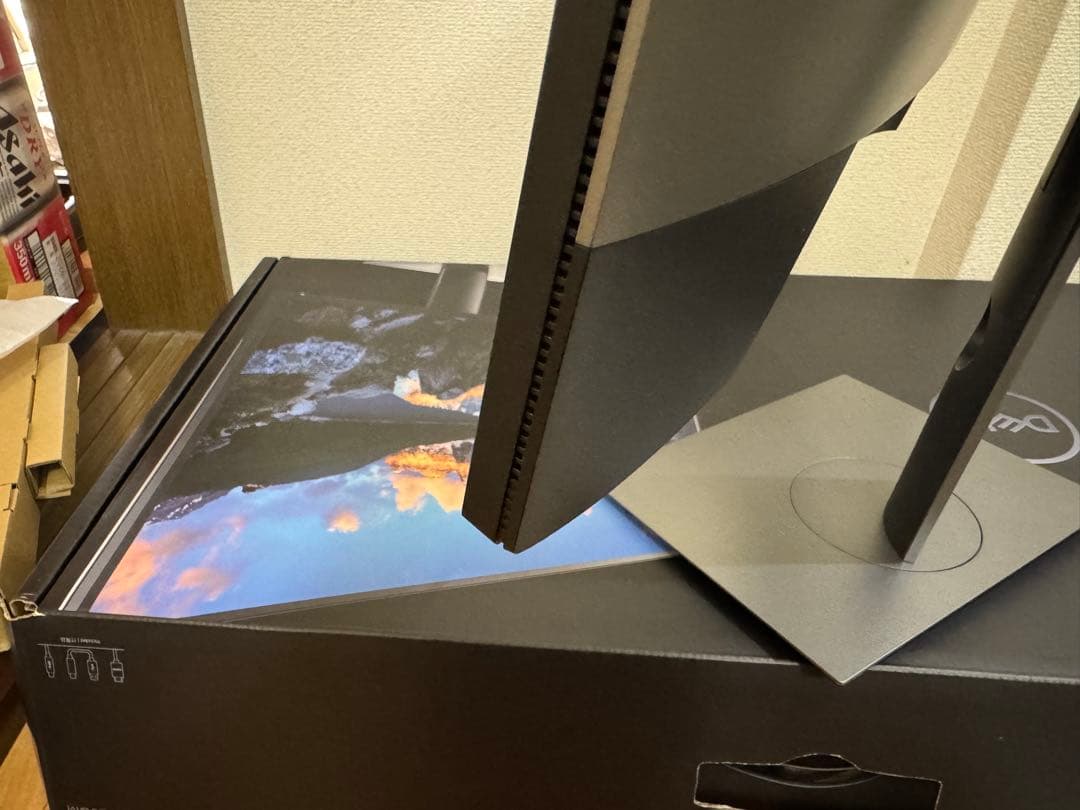 Dell (デル) U2720QM 27インチ 4K モニター　ジャンク