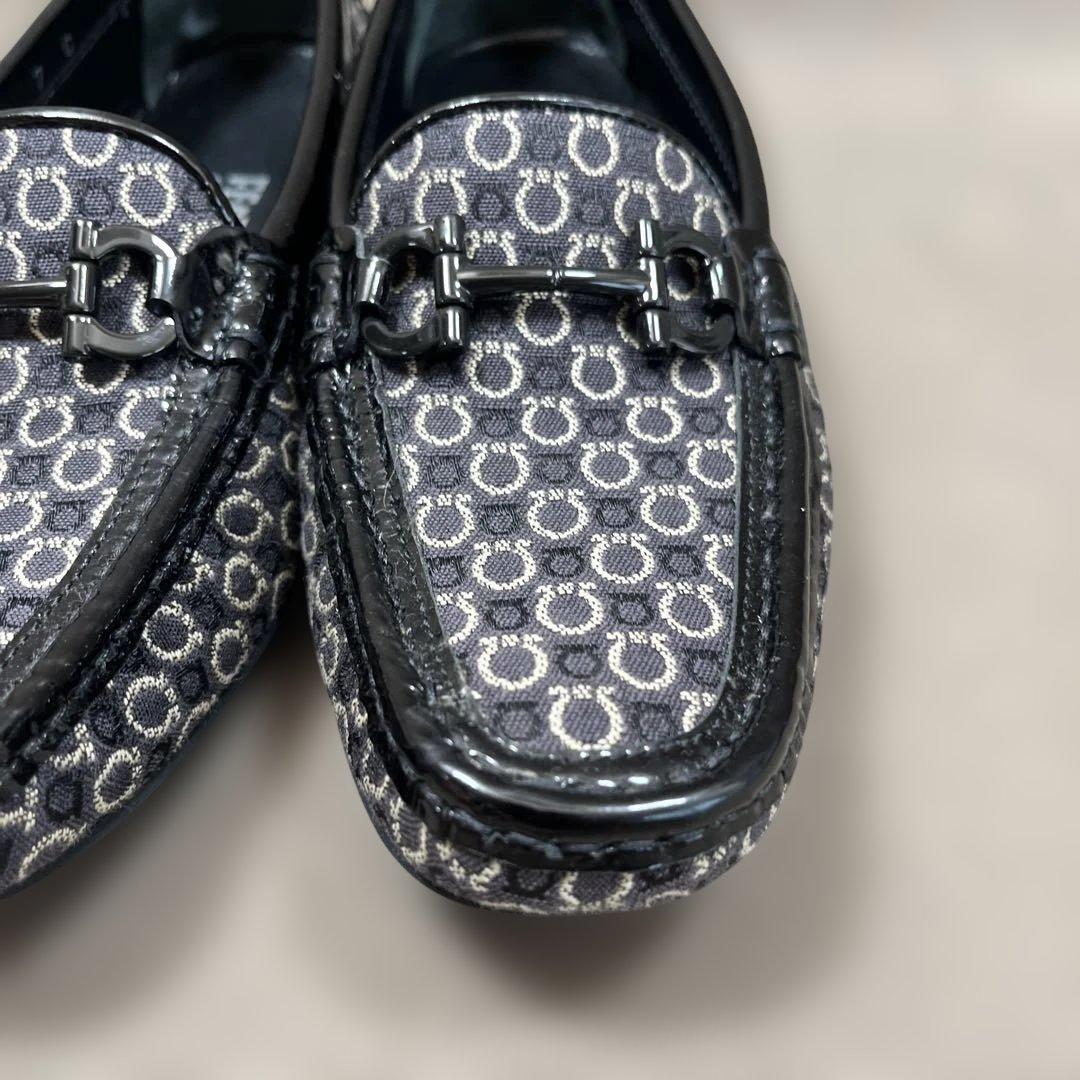 フェラガモ　ガンチーニ　ローファー