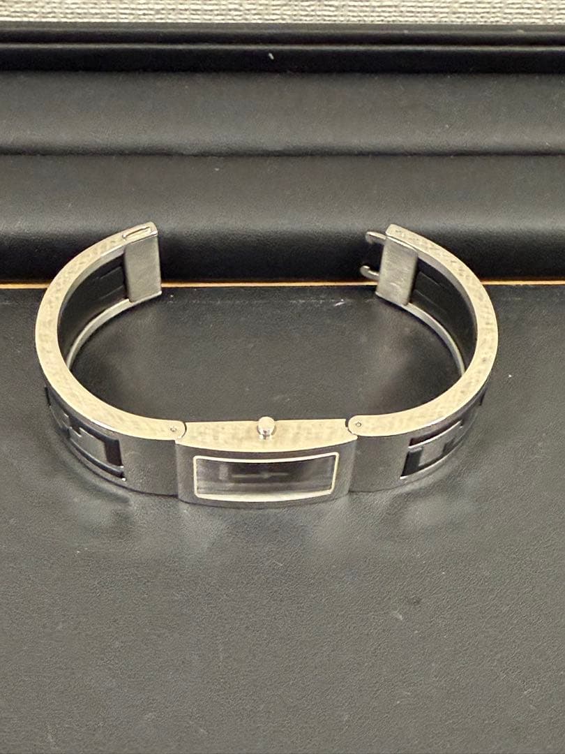 FENDI 腕時計 シルバー ブラック