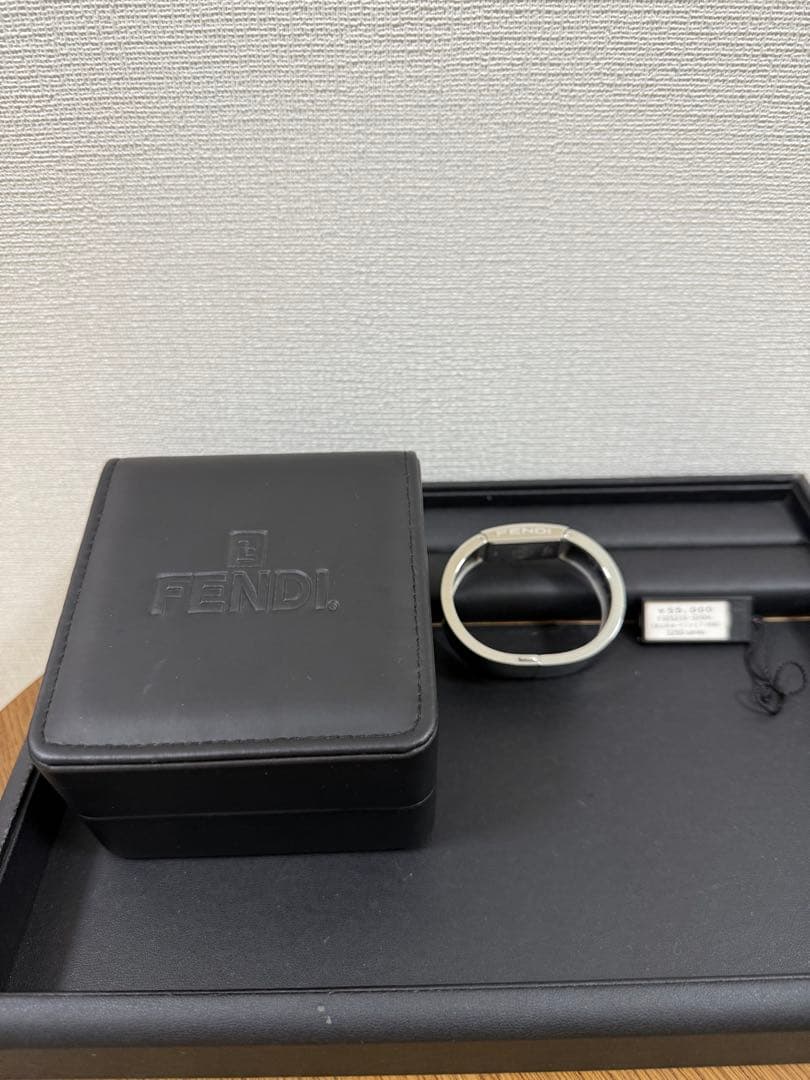 FENDI 腕時計 シルバー ブラック