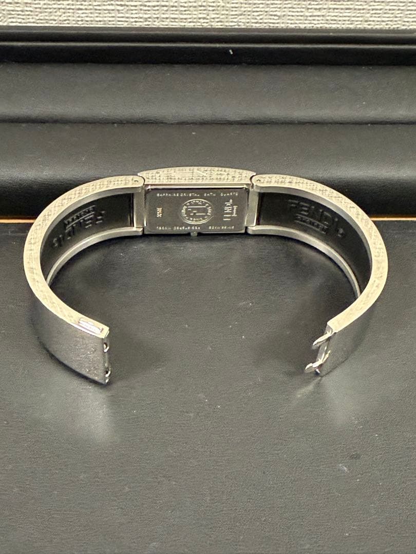 FENDI 腕時計 シルバー ブラック