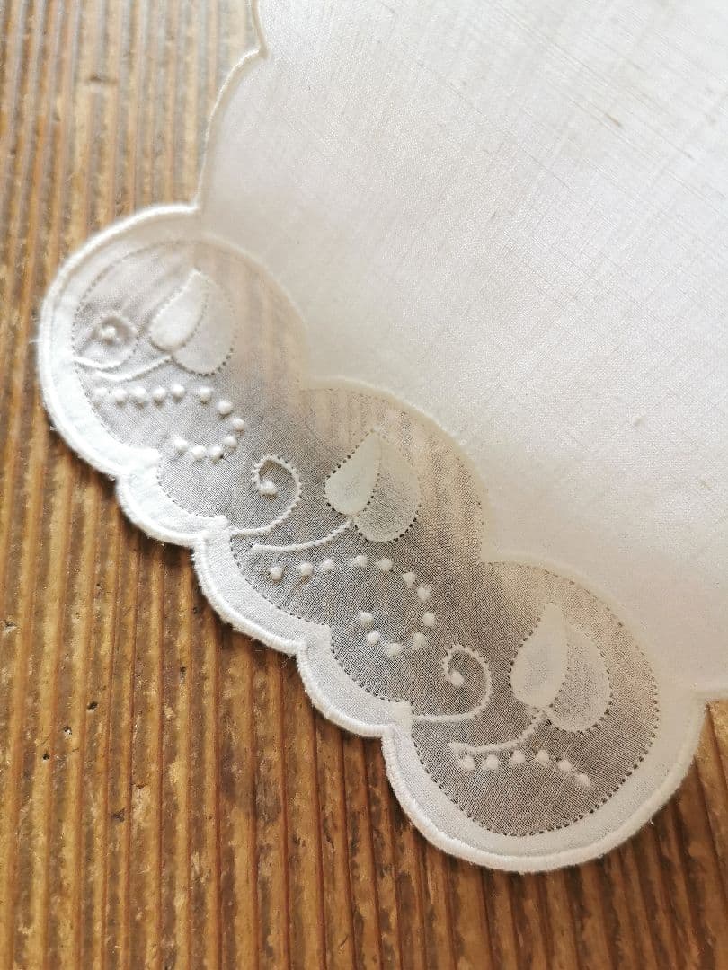 アンティーク カクテルナプキン マディラ/マーガブ刺繍 葉と花のショートクロス