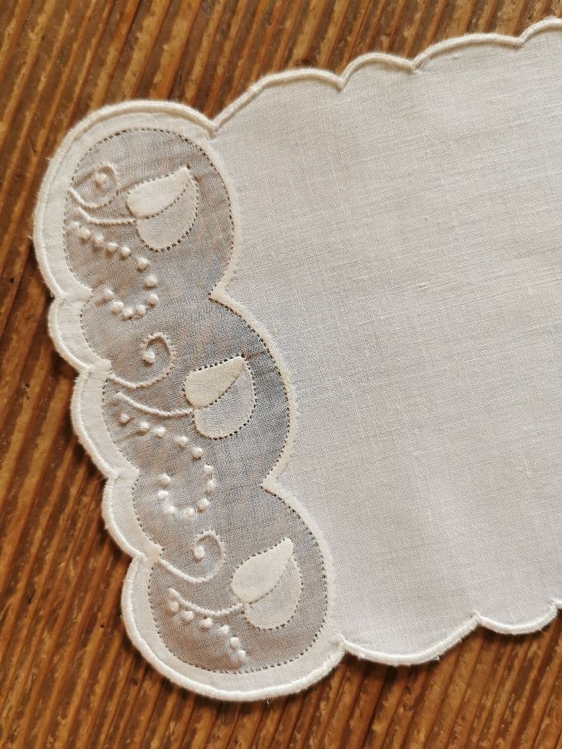 アンティーク カクテルナプキン マディラ/マーガブ刺繍 葉と花のショートクロス