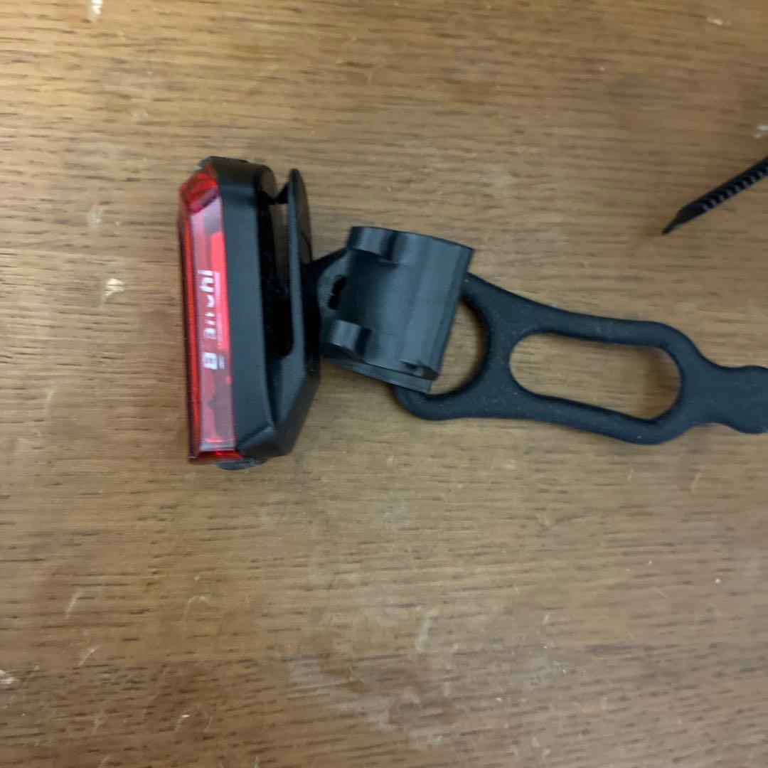 美品キャッツアイボルト800ルーメンビアンキテールライト