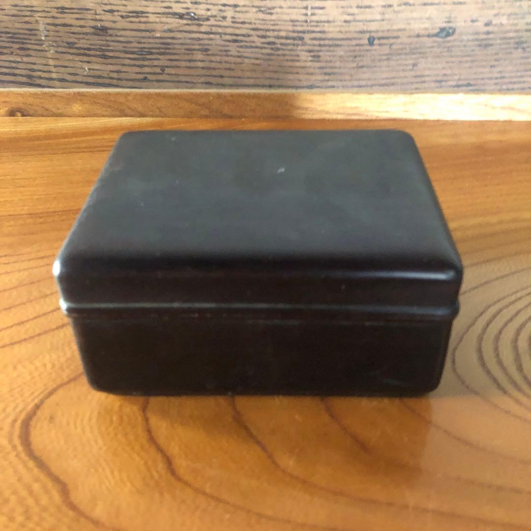 蔵の中にあった鍋島青磁向付一対