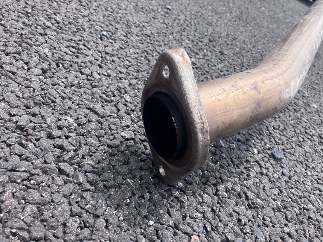 アクセラスポーツ　中間ストレートマフラー