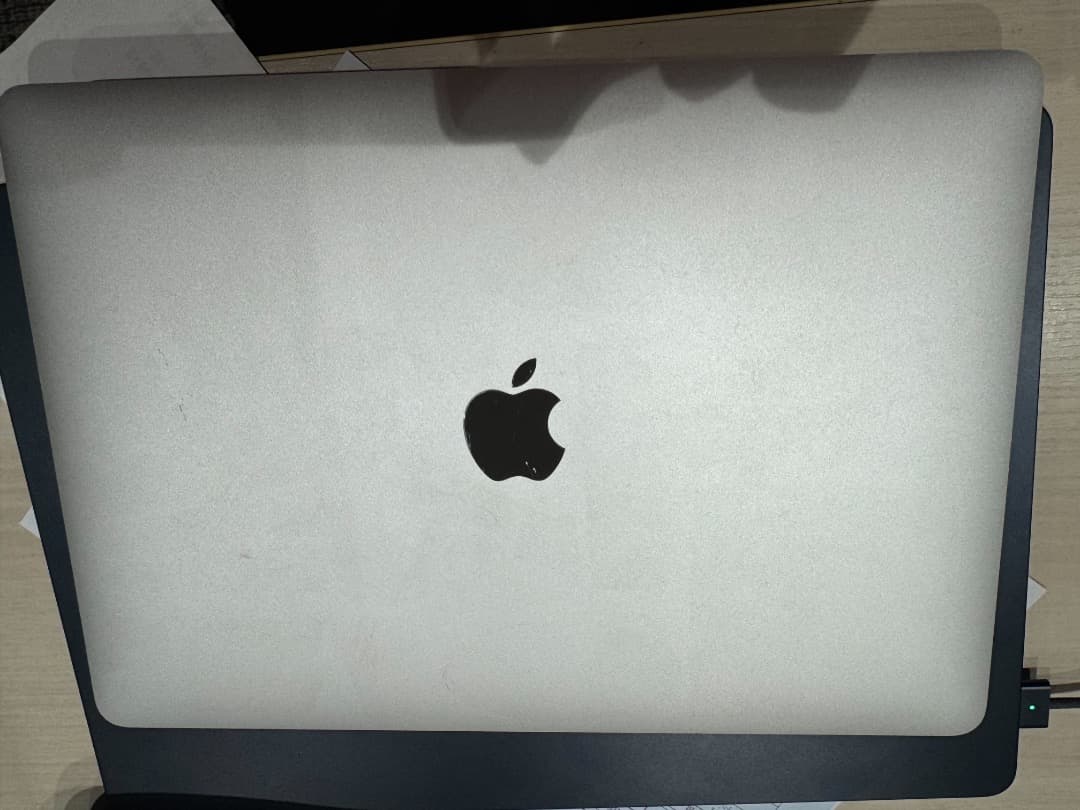 M1 MacBook Air シルバー 8GB/256GB【動作良好・箱付き】