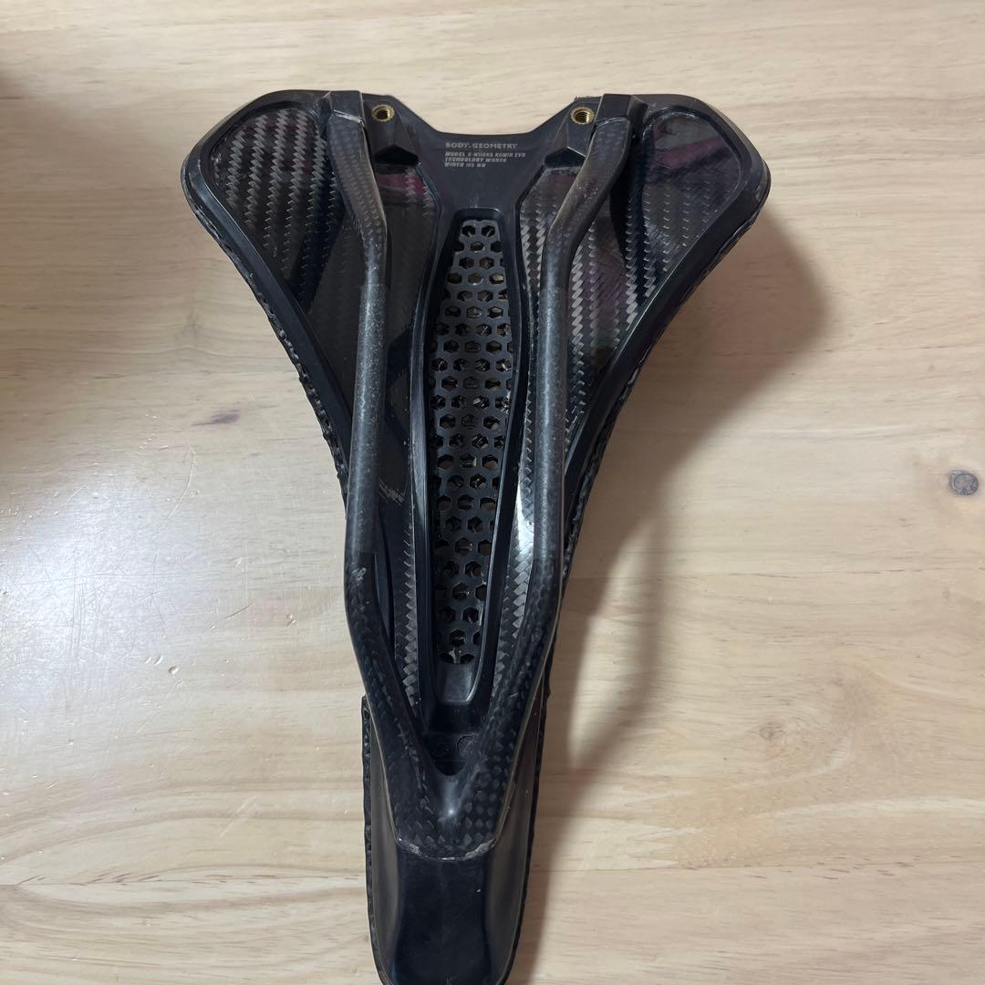 スペシャライズド　サドル