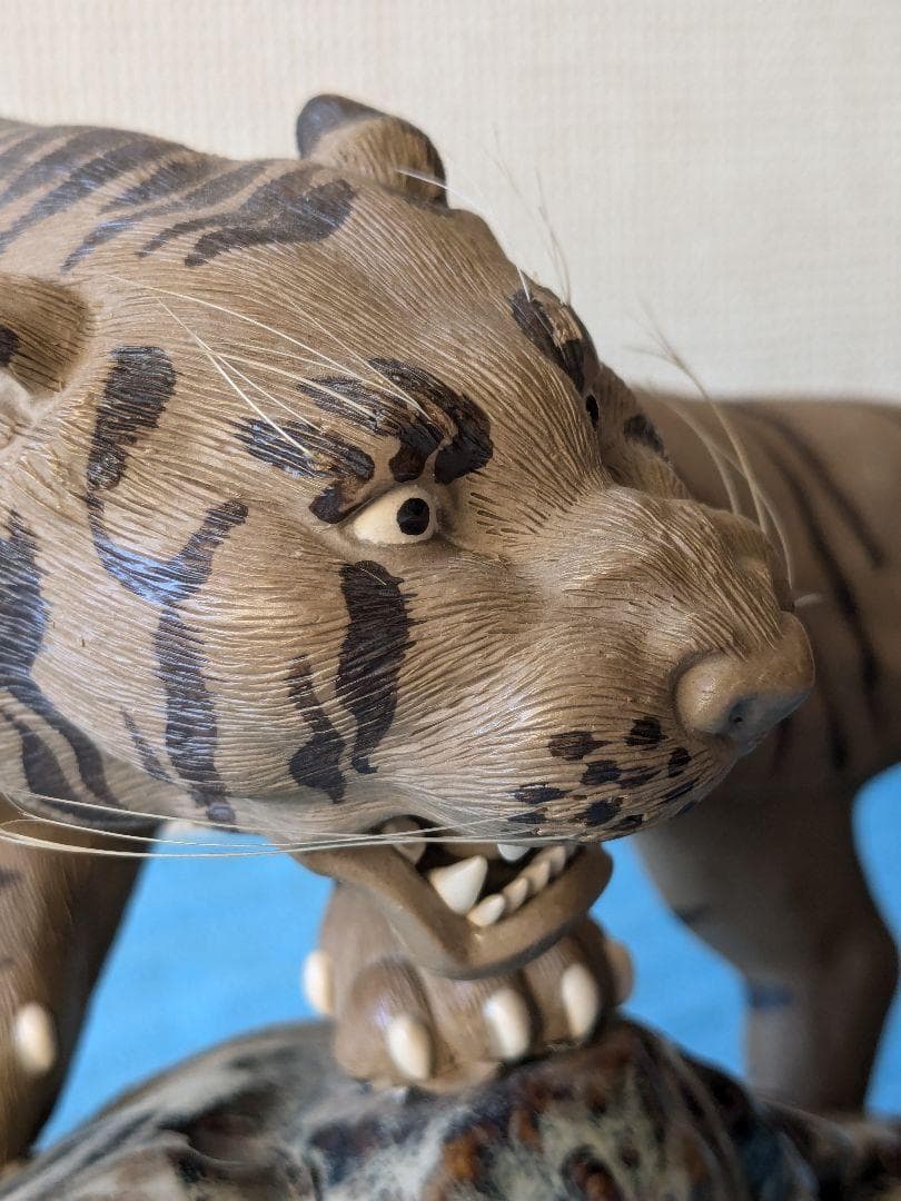 巖鳴虎嘯 中国 石湾窯