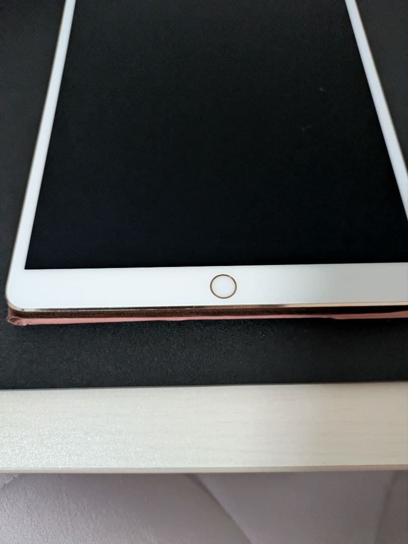 iPad pro 10.5 64GB 1部傷あり