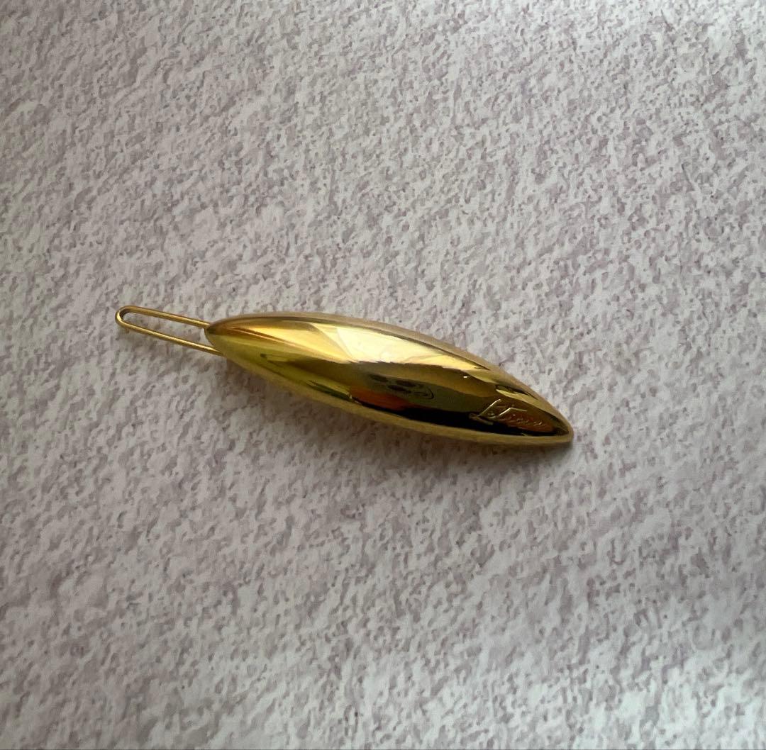 入手困難★コロンとした形が可愛い！LETICIA ヘアピン