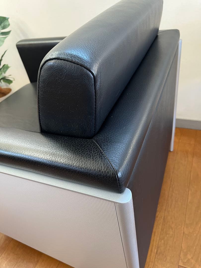 イトーキ　MEZZO ラウンジチェア　① 本革　21万　モダン　シングルソファ