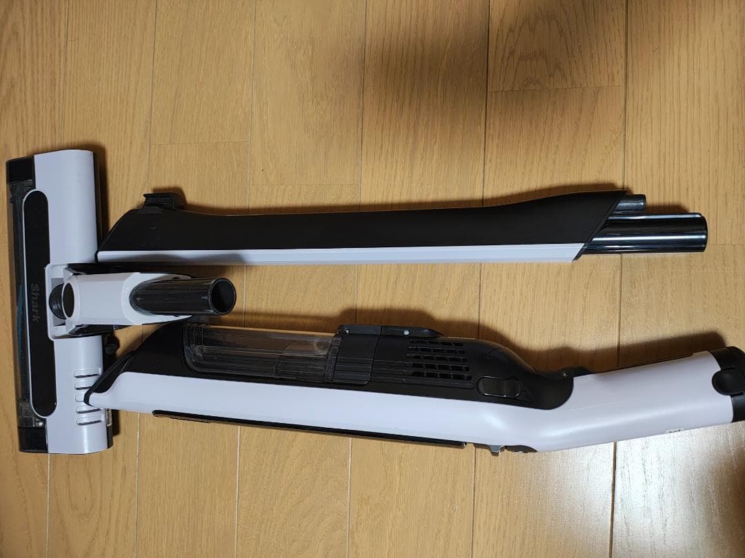 シャーク★コードレスクリーナー★CS300JWH★バッテリー新品と同等★