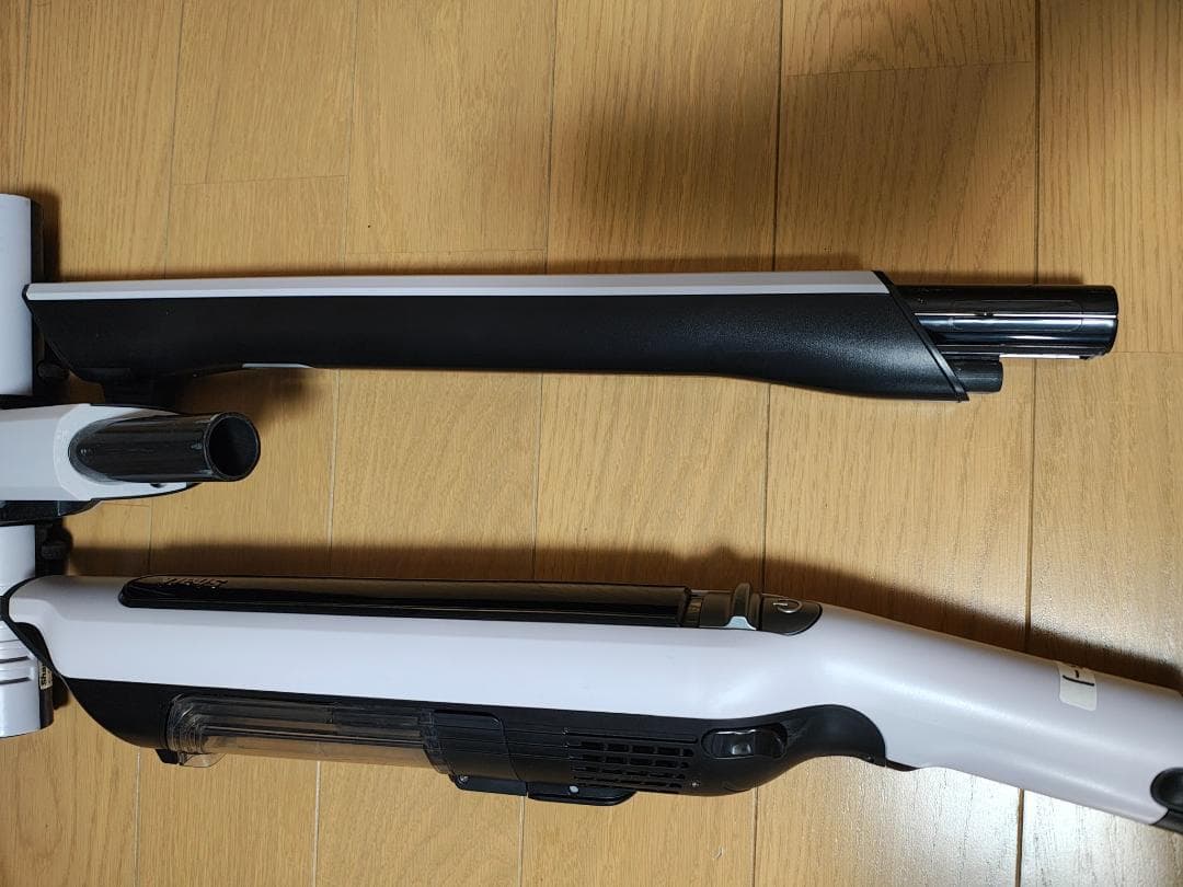 シャーク★コードレスクリーナー★CS300JWH★バッテリー新品と同等★