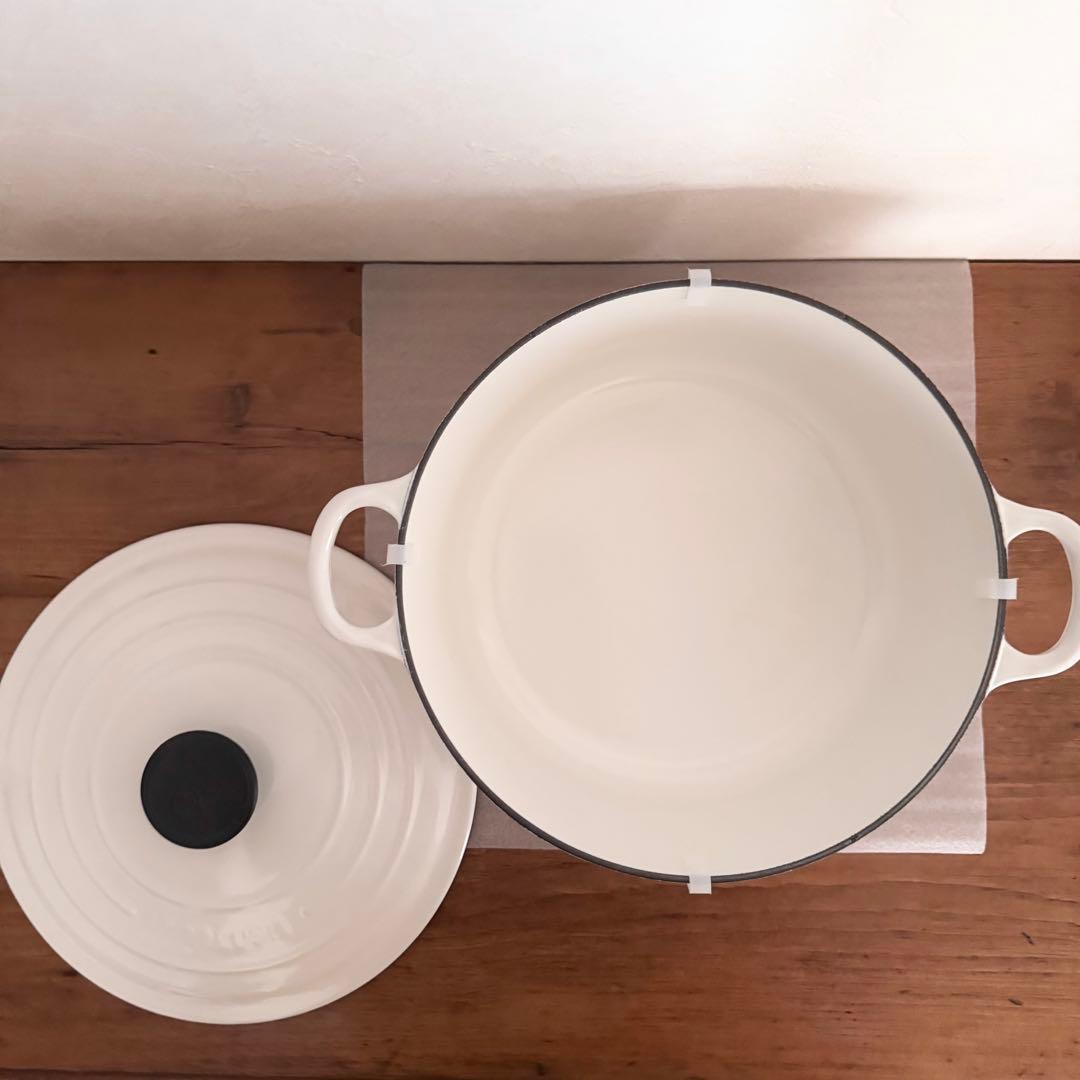 ル・クルーゼ Le Creuset ココットロンド　　　　24㎝ ホワイト