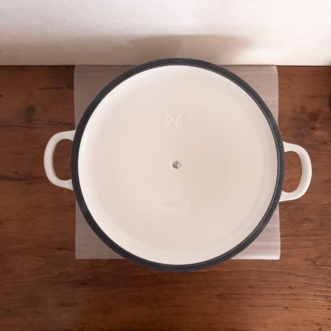 ル・クルーゼ Le Creuset ココットロンド　　　　24㎝ ホワイト