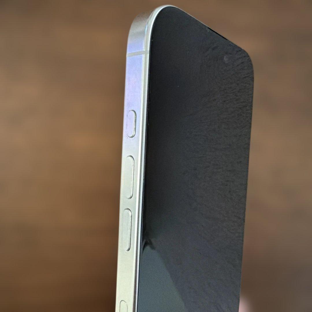 美品！　Apple iPhone 16Pro ホワイト 本体　256GB