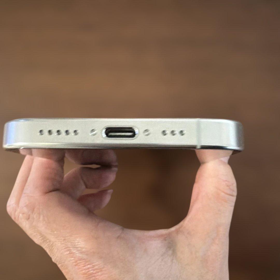 美品！　Apple iPhone 16Pro ホワイト 本体　256GB