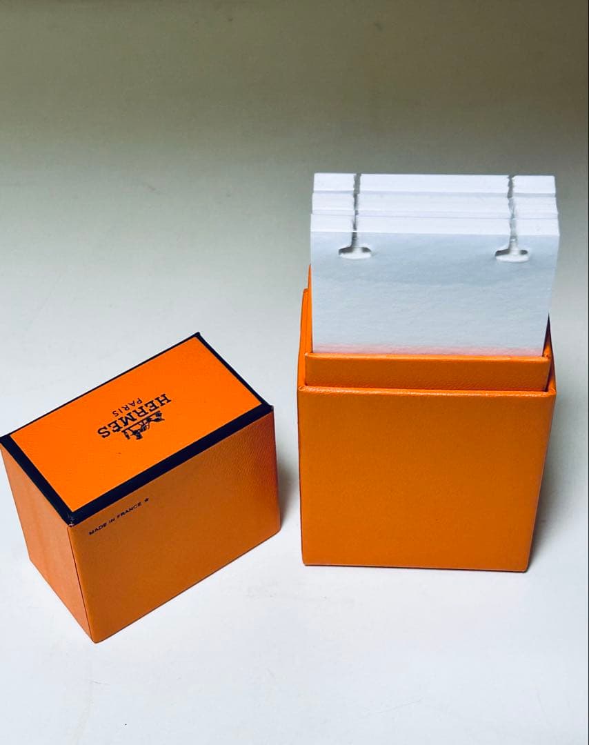 HERMÈS レッド メモ帳(付け替えリフィル付)