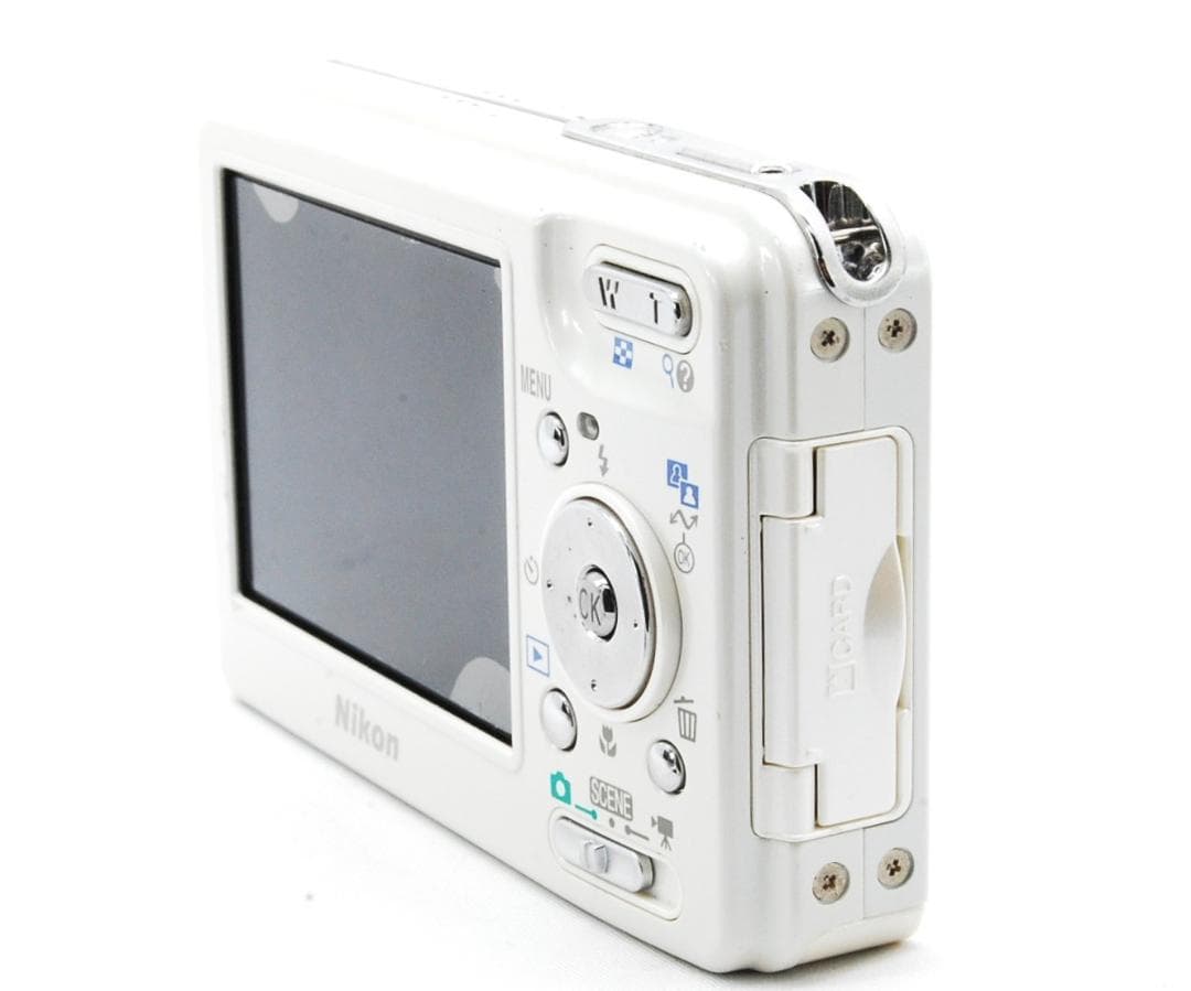 【美品/動作確認済】Nikon CoolPix S3ホワイト　バッテリー充電器付