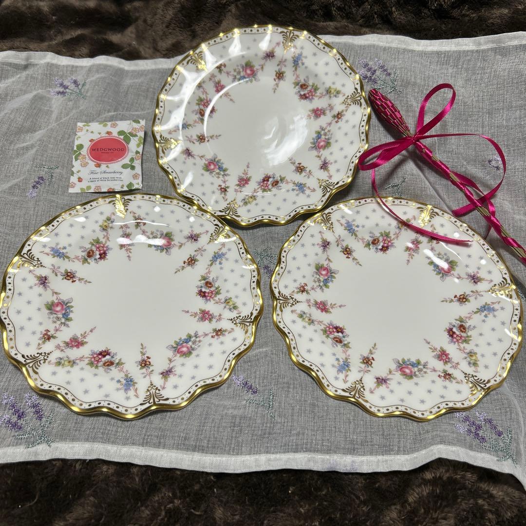 ロイヤルクラウンダービー　ロイヤルアントワネットアフタヌーンティースタンド３段付