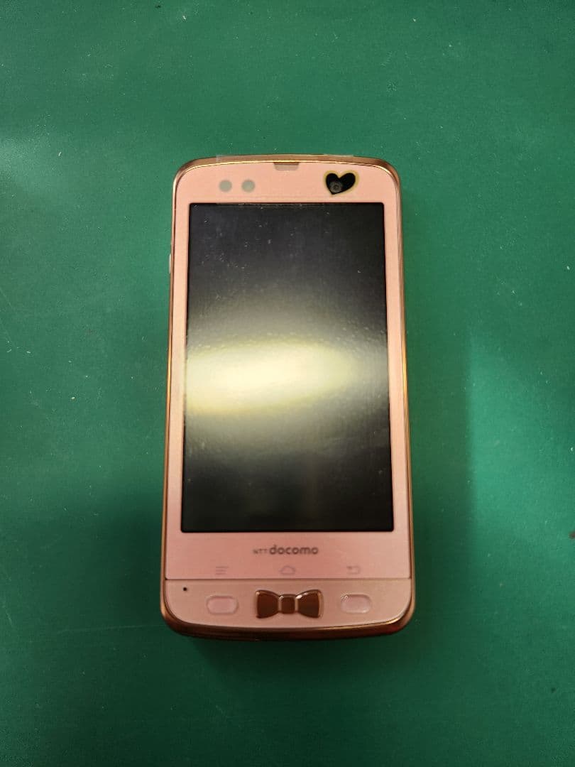 未使用 docomo F-03D Girls’ ARROWS Kiss