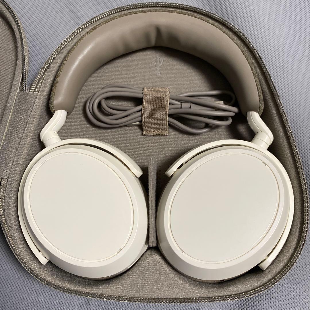 ゼンハイザー　ワイヤレスヘッドホン MOMENTUM 4 Wireless