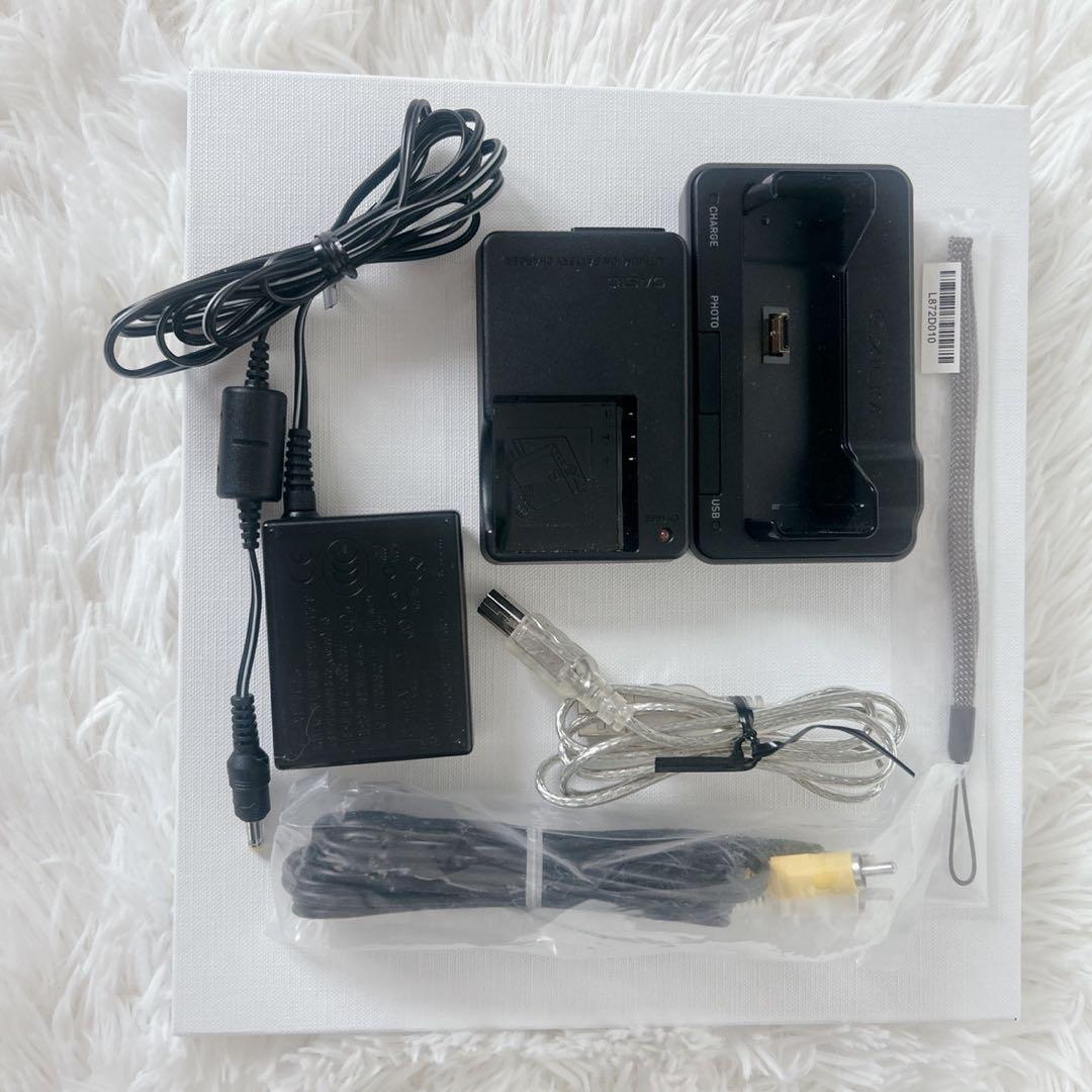 CASIO EXILIM EX-Z700 デジタルカメラ 赤 コンデジ レッド