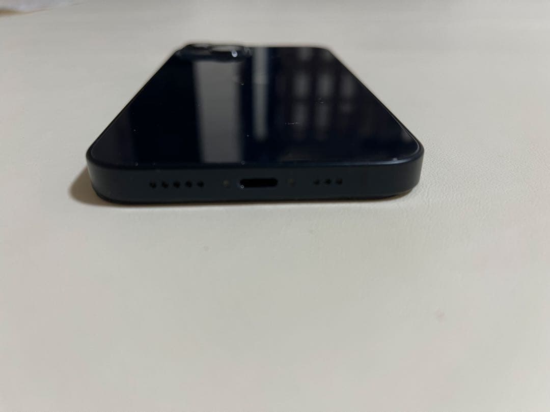 iPhone13 画面割れ、液晶漏れあり、非正規液晶修理品／バッテリー88％