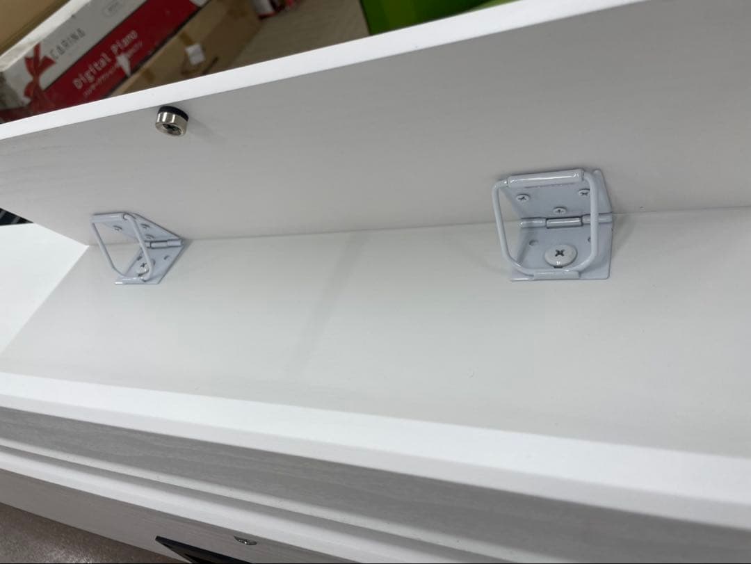 電子ピアノ88鍵盤　ハンマーアクション鍵盤　３本ペダル　　訳あり　ホワイト