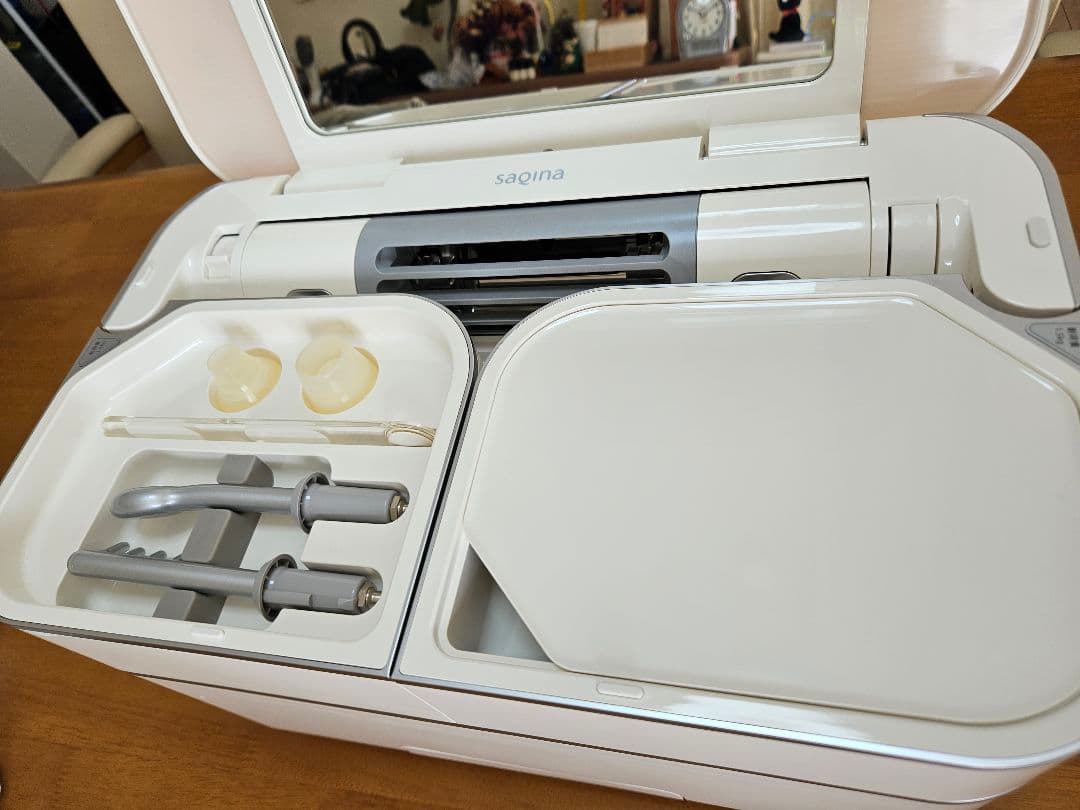 SAQINA BIJOU 美顔器　使用回数３回　新品同様みどりさくらこ