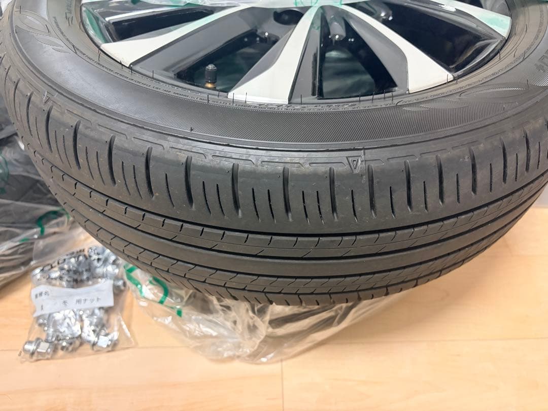 【25年製】送料込トヨタ90系　ノア　ヴォクシー　4本　ナット付