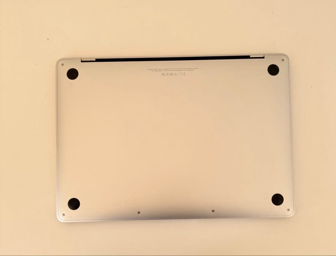 美品 Macbook Pro 2017 13インチ SSD 1TB 新バッテリー