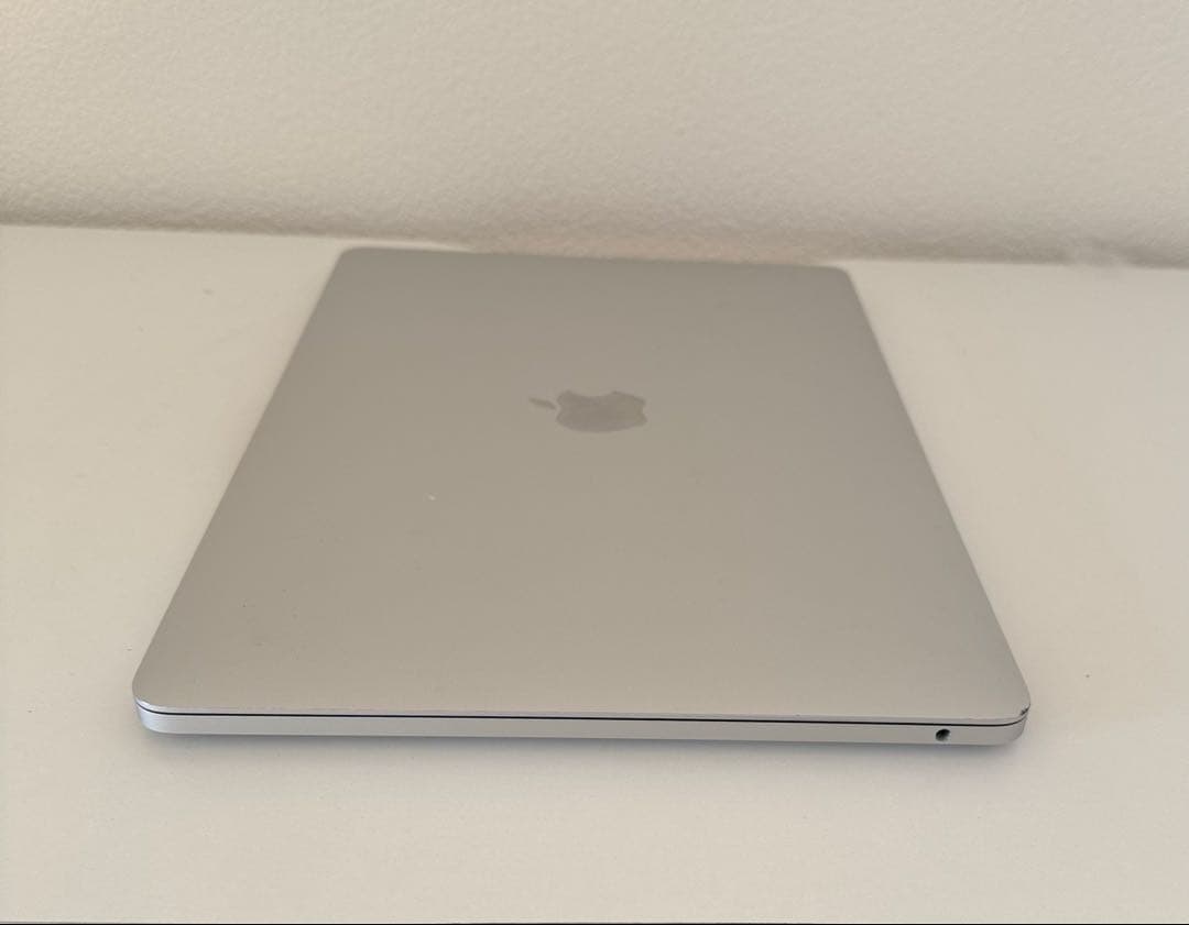 美品 Macbook Pro 2017 13インチ SSD 1TB 新バッテリー