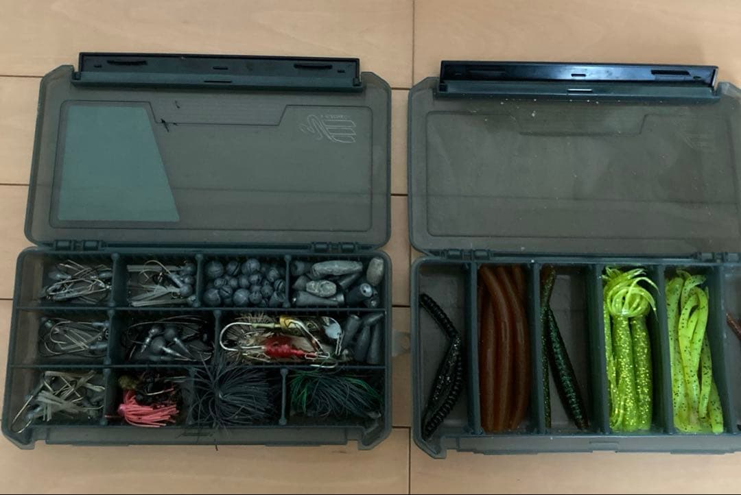 ▪️バス釣り引退品　ルアー、ワーム、フック、ライン、タックルボックス等 全部込み
